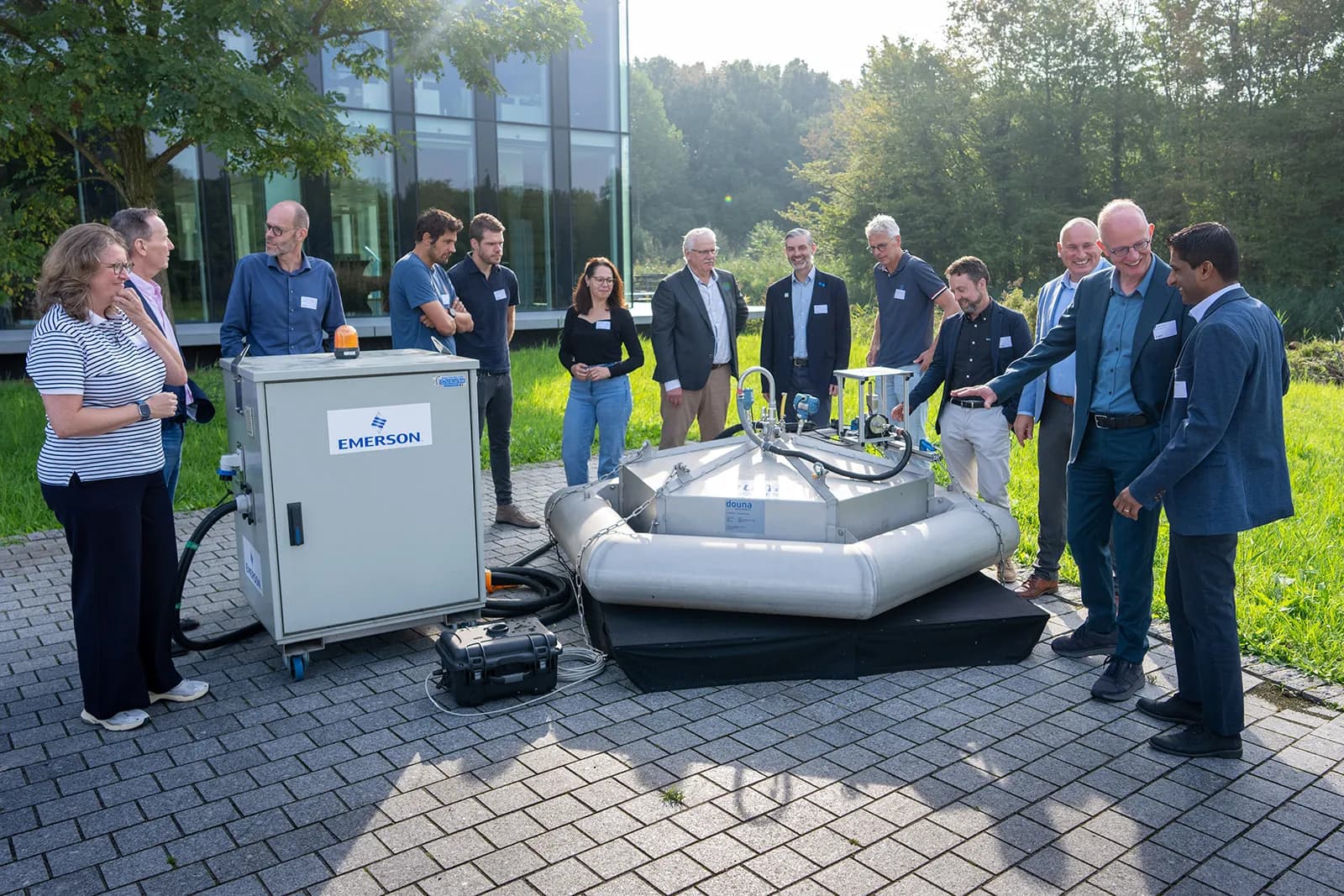Floating hood van Douna voor N₂O-metingen op de N₂O-dag bij KWR in Nieuwegein