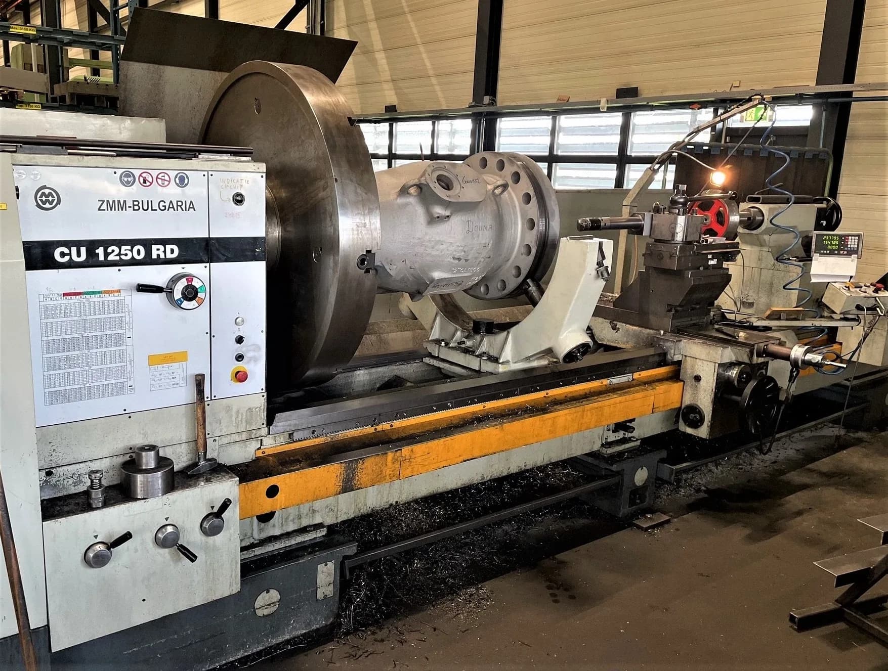 ZMM CU1250 draaibank in de productieomgeving van Douna