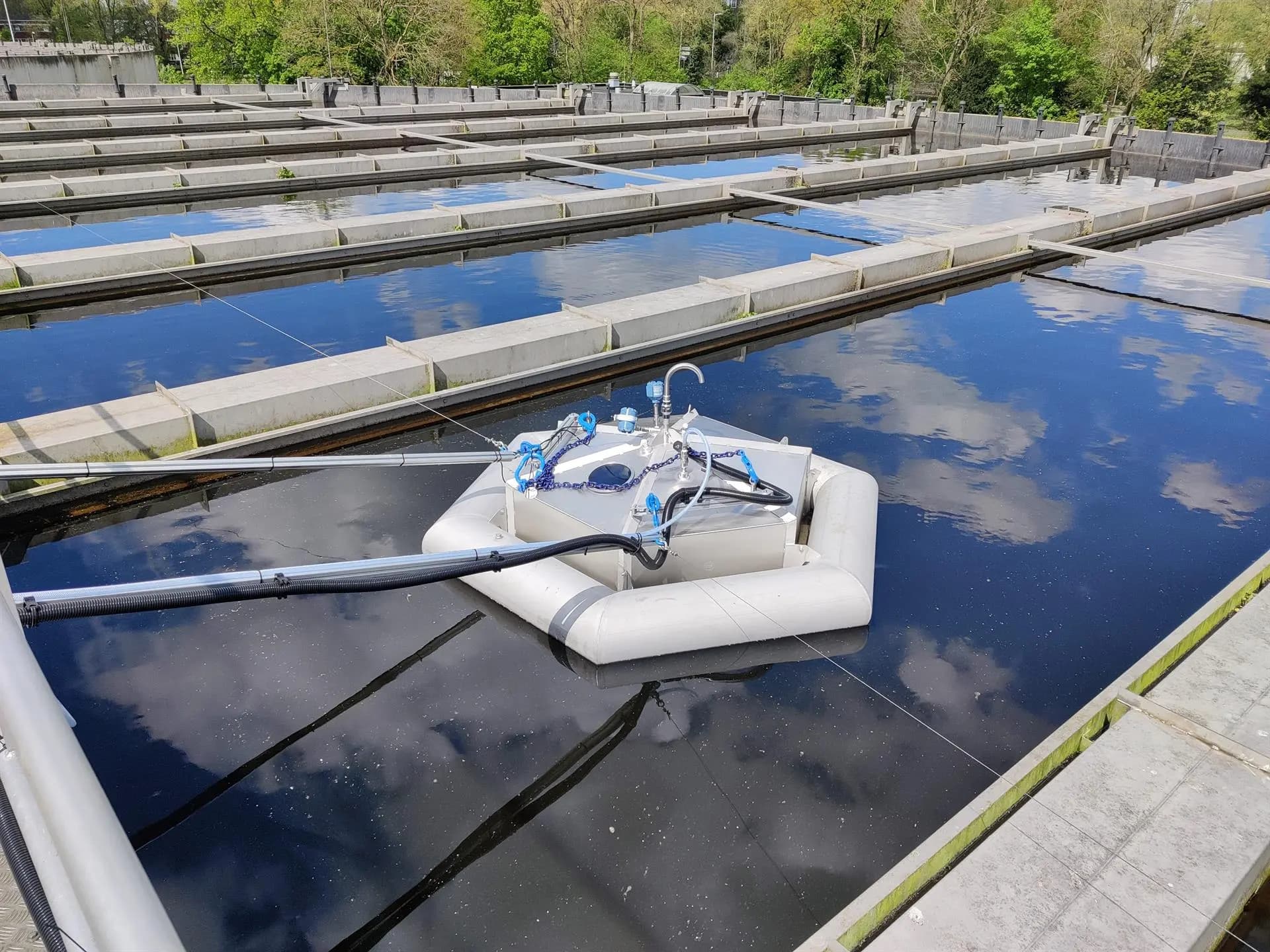 Technische installatie voor waterbehandeling